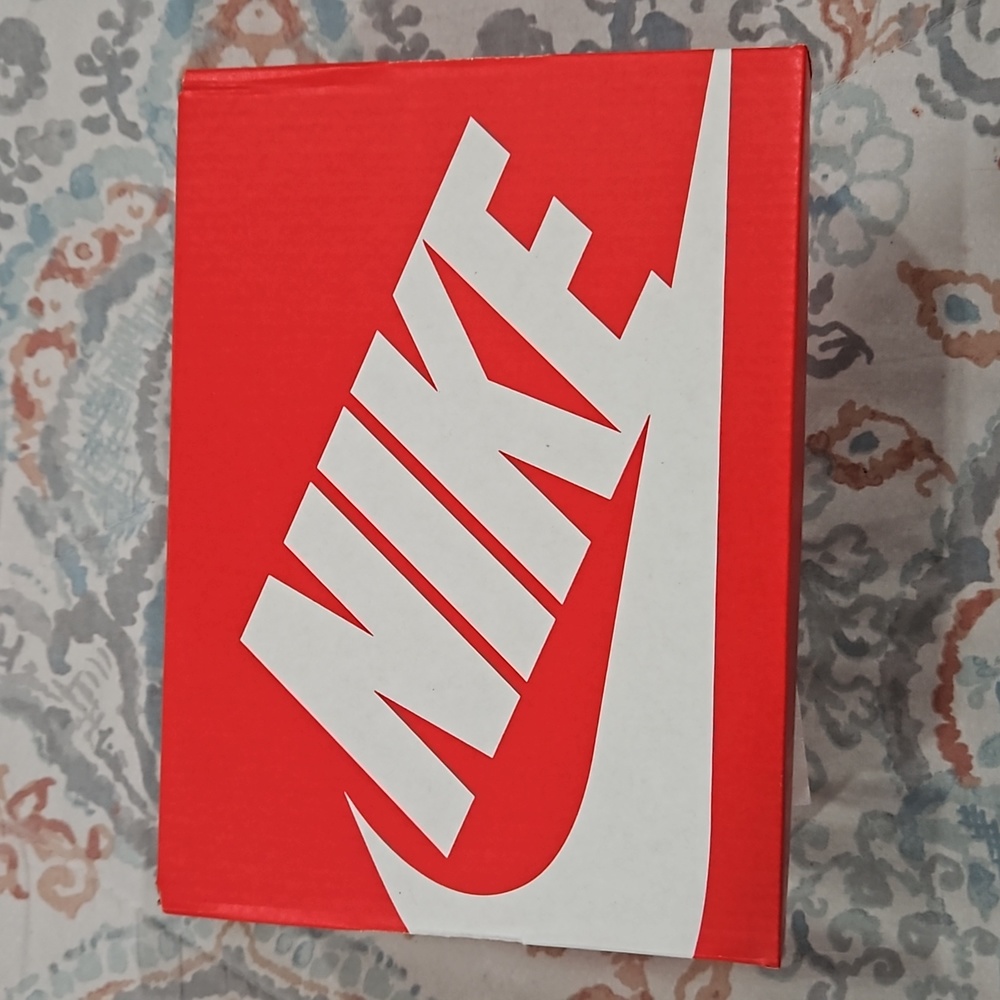 Nike dunk low toddler shoe size 9c, pandas